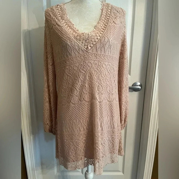 Nude / Light Pink Lace‎ Dress - Picture 5 of 12